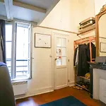Charming Accommodation In The Heart Of The Marais
